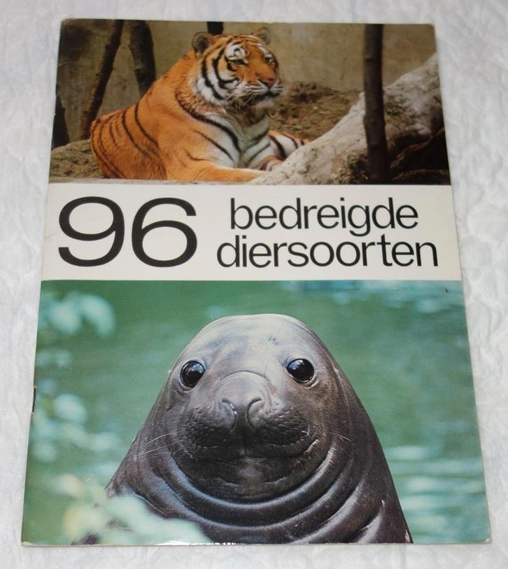 Prentenalbum 96 bedreigde diersoorten (De Beukelaer)., Boeken, Prentenboeken en Plaatjesalbums, Gelezen, Prentenboek, Ophalen of Verzenden