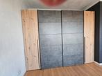 Kleerkast/kleedkamer, Ophalen, Zo goed als nieuw, Met deur(en)