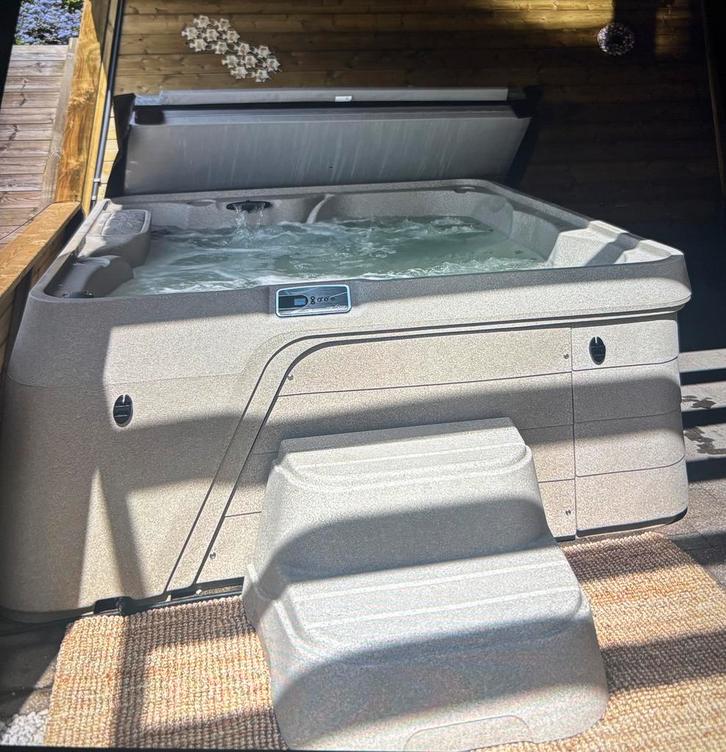 Freeflow spas jacuzzi 5 personen zo,goed als nieuw (‎5/2024), Tuin en Terras, Bubbelbaden en Hottubs, Zo goed als nieuw, Vast