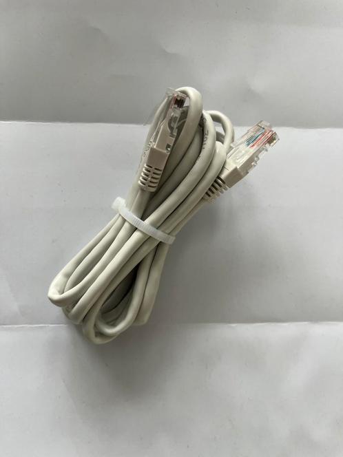 Ethernetkabel / Netwerkkabel / LAN-kabel – 2 meter, Computers en Software, Pc- en Netwerkkabels, Zo goed als nieuw, Ophalen