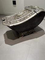 Giet ijzeren kolenbak, Ophalen