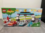 Nouvelles voitures de course LEGO Duplo 10947 : MISB, Enlèvement ou Envoi, Neuf, Ensemble complet, Duplo
