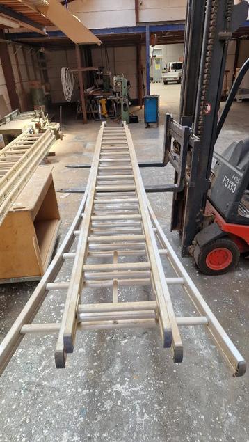 Alu ladder 3x16 sporten (425 cm per deel) beschikbaar voor biedingen