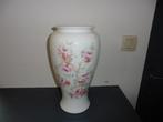 Jolis Vase avec décor fleuris hauteur 35 Cm., Antiek en Kunst, Antiek | Keramiek en Aardewerk, Ophalen