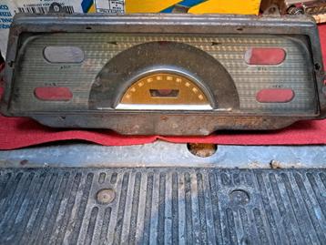 Studebaker instrumentenpaneel beschikbaar voor biedingen