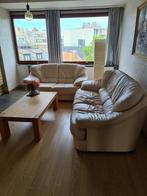 salon met 2 lederen zetels en tafeltje, Huis en Inrichting, Ophalen, Gebruikt, Leer, Modern
