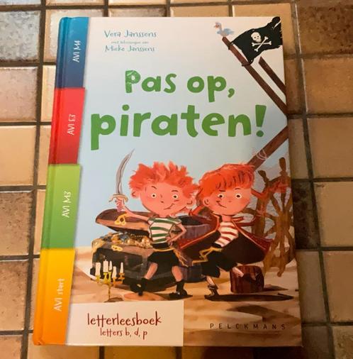 Vera Janssens - Pas op, piraten!, Boeken, Kinderboeken | Jeugd | onder 10 jaar, Zo goed als nieuw, Ophalen of Verzenden