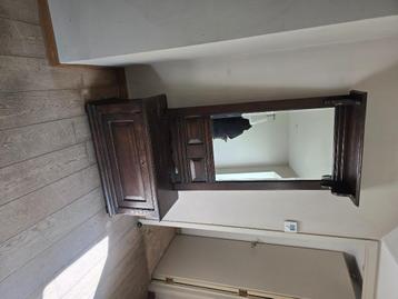Kast beschikbaar voor biedingen