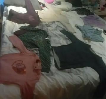 Kledingset voor meisjes van 10 tot 12 jaar. beschikbaar voor biedingen