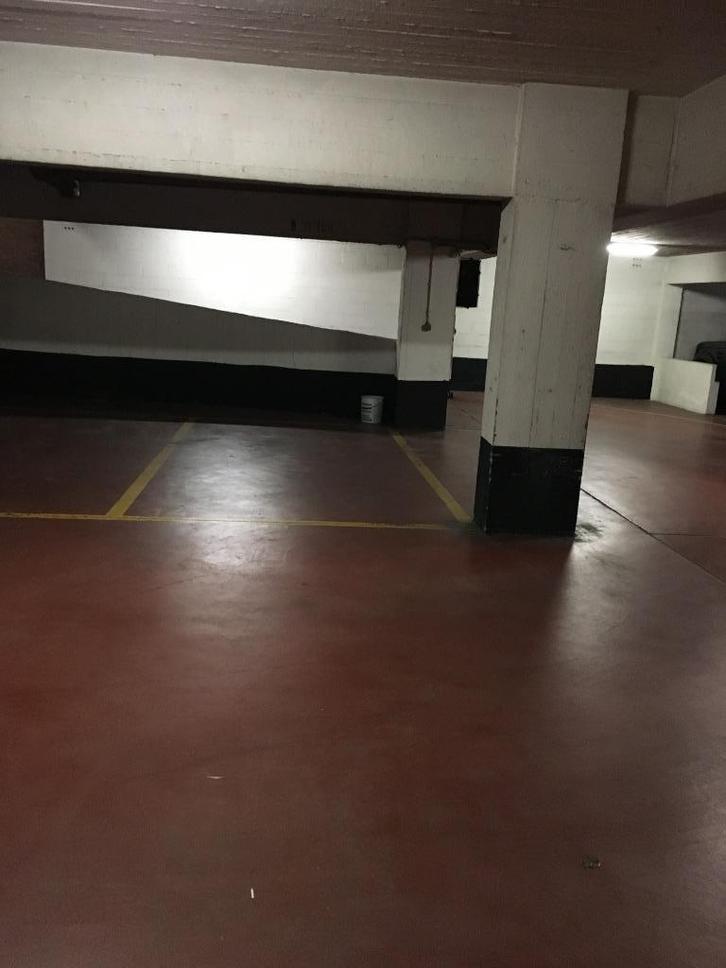 Parkeerplaats te huur, Immo, Garages en Parkeerplaatsen, Brussel