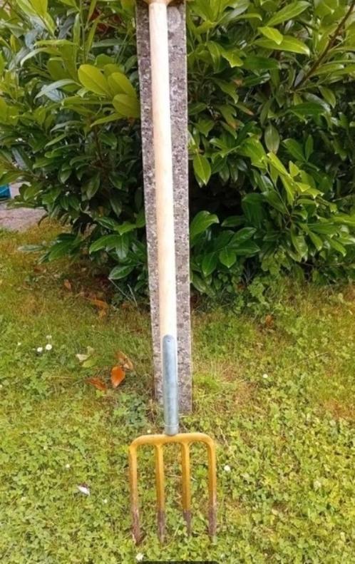 NIEUW 4-tands graafvork van gelakt essenhout! Waarde: 31€ ga, Tuin en Terras, Hand-tuingereedschap, Nieuw, Spade, Ophalen
