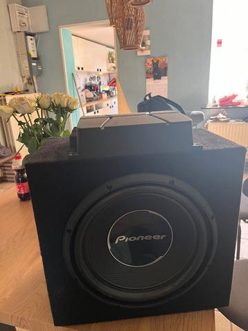 Pioneer subwoofer+ versterker beschikbaar voor biedingen