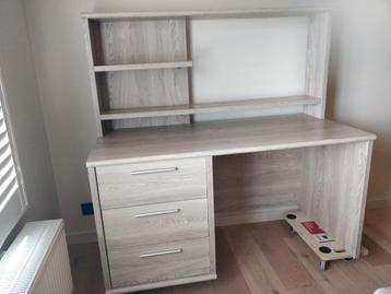 Bureaumeubel van kinderkamer tienerkamer  beschikbaar voor biedingen