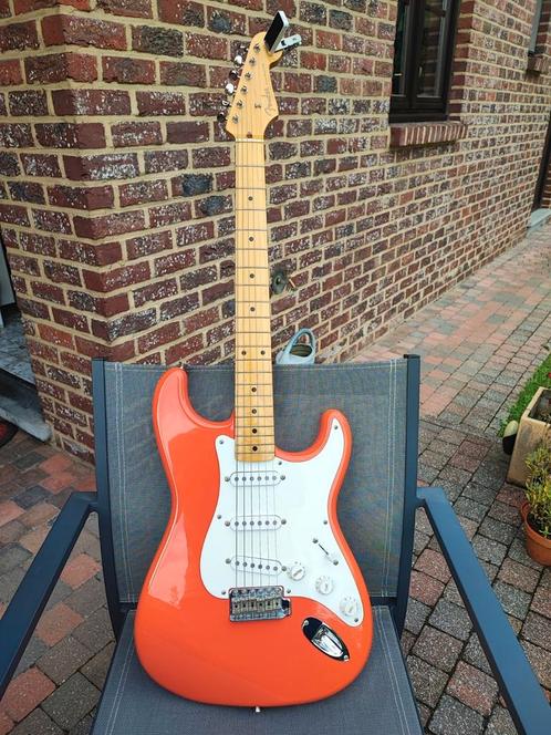 Fender Hank Marvin Stratocaster - Crafted in Japan, Muziek en Instrumenten, Snaarinstrumenten | Gitaren | Elektrisch, Zo goed als nieuw