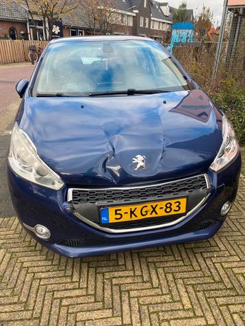 Peugeot 208 1.2 VTI allure 2013 !!!!!schade!!!! beschikbaar voor biedingen