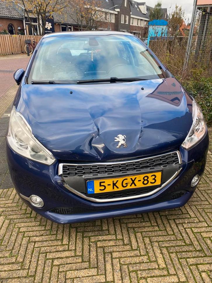 Peugeot 208 1.2 VTI allure 2013 !!!!!schade!!!!, Auto's, Peugeot, Particulier, Airbags, Airconditioning, Alarm, Android Auto, Centrale vergrendeling