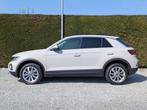 Volkswagen T-Roc Life - trekhaak - xenon - gps (bj 2023), Auto's, Volkswagen, Stof, Bedrijf, 5 zetels, 5 deurs