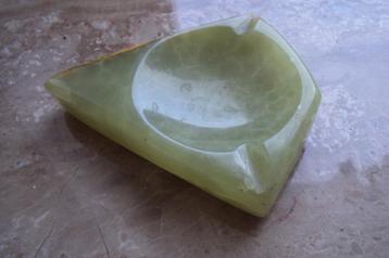 Groene marmeren asbak beschikbaar voor biedingen