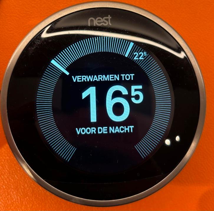 Google nest slimme thermostaat verwarmen of koelen airco, Doe-het-zelf en Bouw, Thermostaten, Zo goed als nieuw, Slimme thermostaat