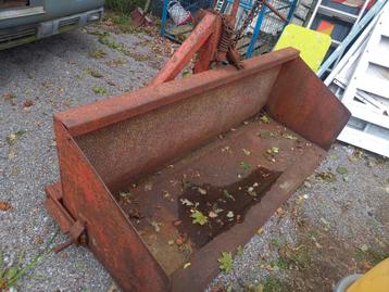 Kip bak voor tractor  beschikbaar voor biedingen