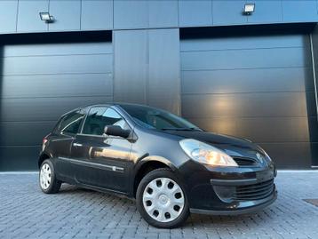 Renault Clio Essence Clim carnet premier pro contrôle Ok beschikbaar voor biedingen