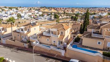 Charmante vrijstaande Spaanse villa in Blue Lagoon ,Orihuela beschikbaar voor biedingen