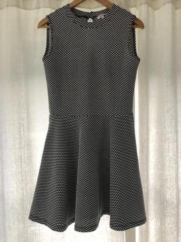 Jurk met stippen beschikbaar voor biedingen