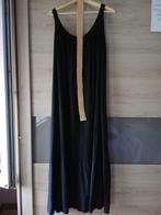 Zwarte jurk +riem TU, Kleding | Dames, Jurken, Ophalen of Verzenden, Zo goed als nieuw, Zwart, Onder de knie