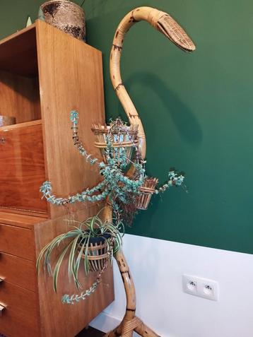 Rotan Planten houder/staander beschikbaar voor biedingen