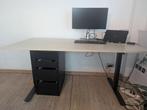 In hoogte verstelbaar bureau, Huis en Inrichting, Ophalen, In hoogte verstelbaar, Zo goed als nieuw, Bureau
