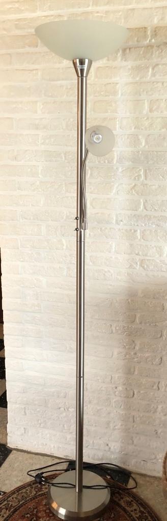 Mooie vloerlamp  beschikbaar voor biedingen