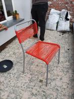 Chaise spaghetti rouge, Enlèvement, Comme neuf