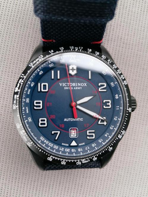 Horloge  VICTORINOX AIRBOSS april 2024 HEREN, Handtassen en Accessoires, Horloges | Heren, Zo goed als nieuw, Polshorloge, Overige merken