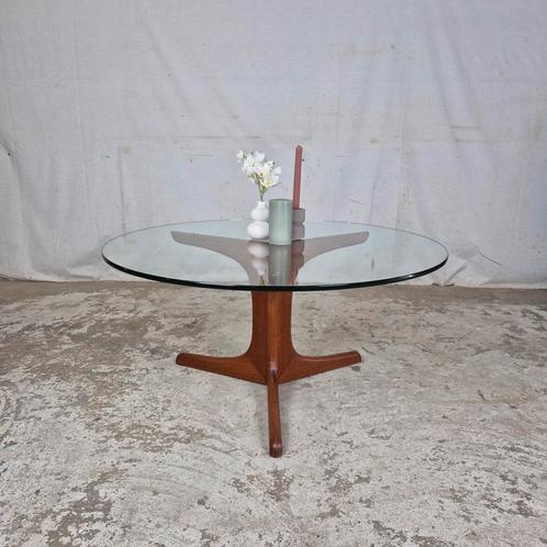 Vintage jaren 60 ronde salontafel teakhout met glas, Deens, Huis en Inrichting, Tafels | Bijzettafels, Gebruikt, Rond, 45 tot 60 cm