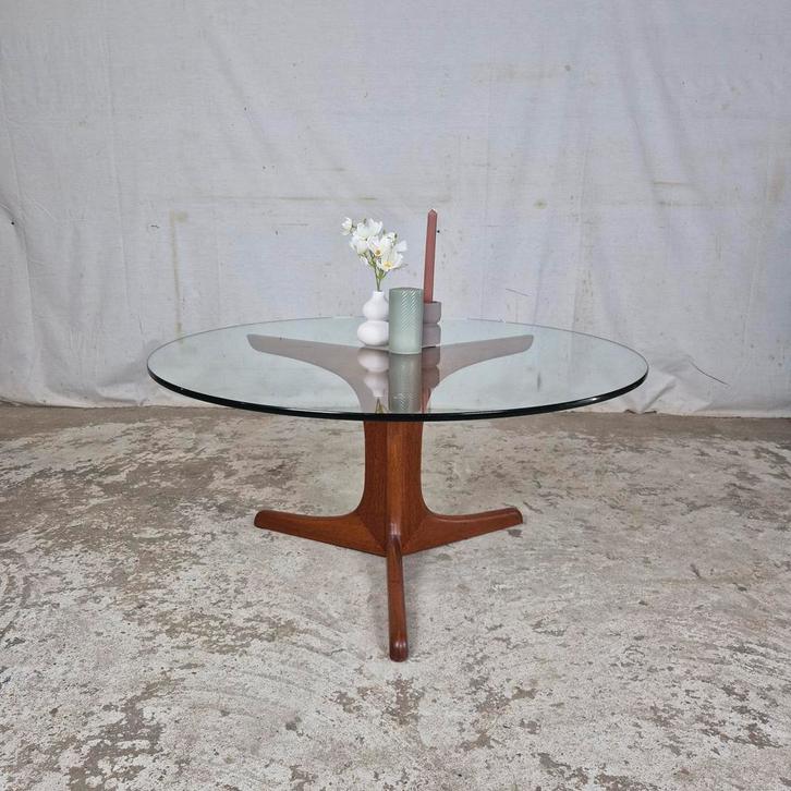 Vintage jaren 60 ronde salontafel teakhout met glas, Deens, Huis en Inrichting, Tafels | Bijzettafels, Gebruikt, Rond, 45 tot 60 cm