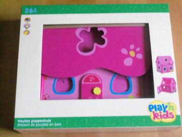 Roze houten poppenhuis nieuw beschikbaar voor biedingen