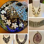 12 colliers et 1 ceinture de strass. Prix pour tout., Ophalen of Verzenden, Gebruikt