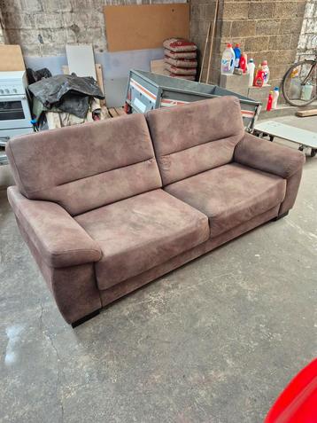 suède bank (prijs 60 euro)  beschikbaar voor biedingen