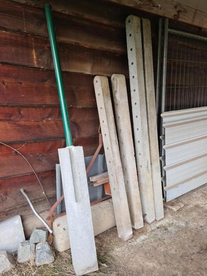 Betonnen Palen, Jardin & Terrasse, Poteaux, Poutres & Planches, Comme neuf, Poteaux, Enlèvement