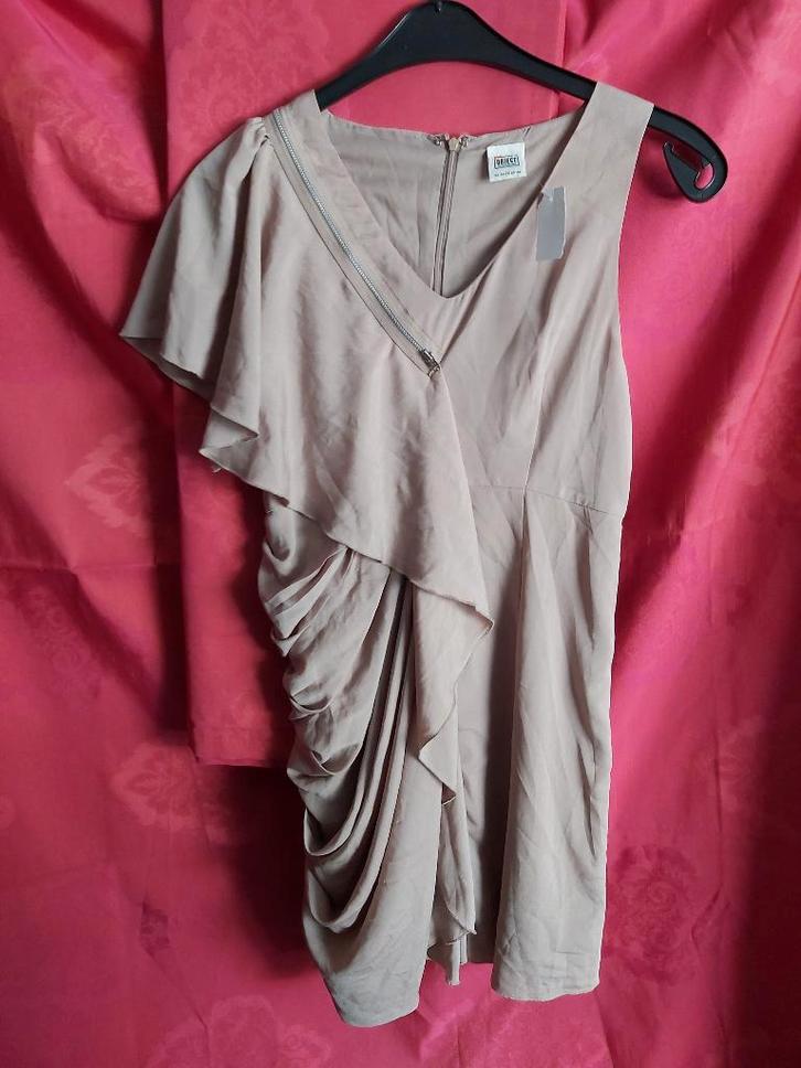 True Object, jurk mt 38, Collectors item, cocktail jurk, Kleding | Dames, Jurken, Zo goed als nieuw, Maat 38/40 (M), Beige, Boven de knie