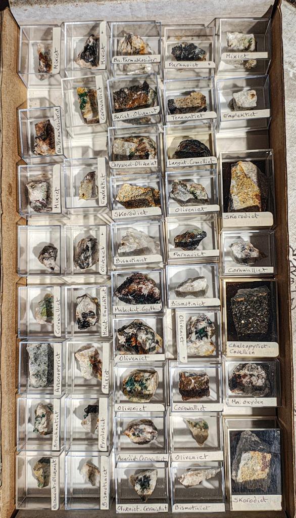 Set van 43 mineralen uit de Dorothea mijn, Freudenstadt., Verzamelen, Mineralen en Fossielen, Mineraal, Ophalen of Verzenden