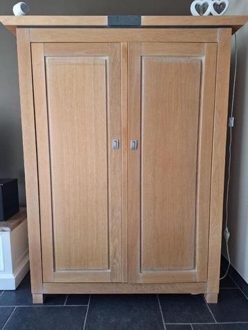 Computermeubel - afsluitbaar - extra opbergruimte  beschikbaar voor biedingen