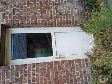 3 deuren en 3 vensters beschikbaar voor biedingen
