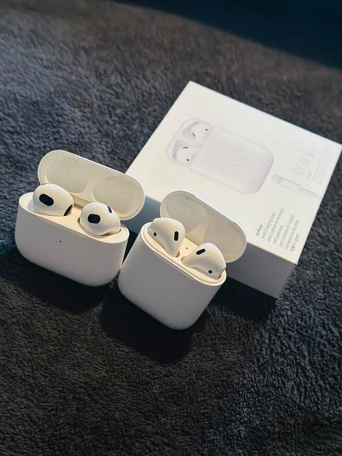 Airpods van de tweede en derde generatie te koop voor € 120, Telecommunicatie, Mobiele telefoons | Oordopjes, Zo goed als nieuw