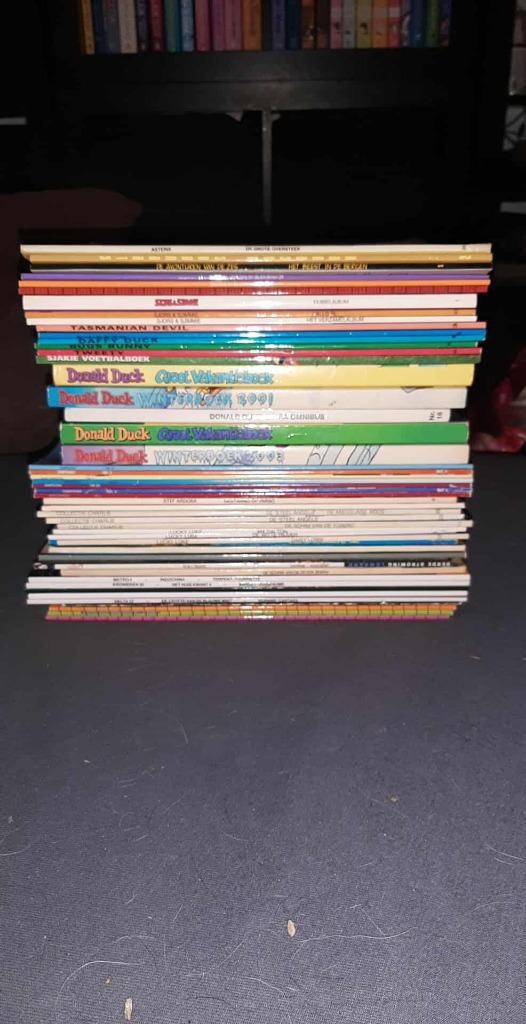 50x verschillende strips vakantie set 25 euro weg is weg, Boeken, Stripverhalen, Zo goed als nieuw, Meerdere stripboeken, Ophalen of Verzenden
