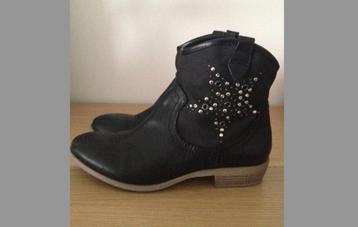 Black cowboy boots vegan leather (size 40) NEW beschikbaar voor biedingen
