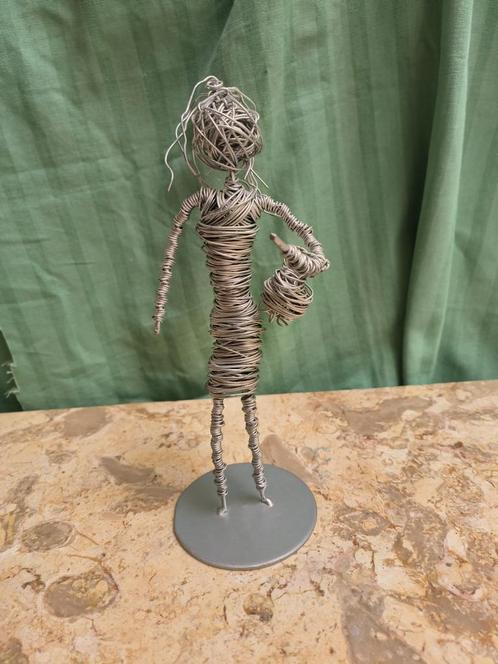 Draadsculptuur van een vrouw, Antiek en Kunst, Kunst | Overige Kunst, Ophalen