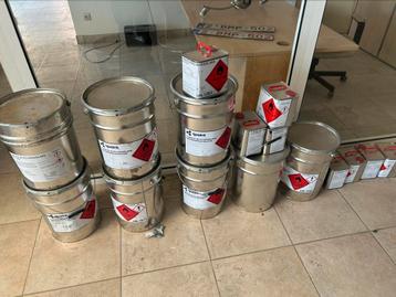 LOT VAN 2K PU HOOGGLANS VERF  7010 beschikbaar voor biedingen