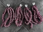 4 Nieuwe roos/paarskleurige gedraaide kerstslingers, Ophalen of Verzenden, Nieuw