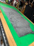 Grijs patina-vintage tuigleer 2,5 mm dikte half soepel, Hobby en Vrije tijd, Stoffen en Lappen, Ophalen of Verzenden, Zo goed als nieuw